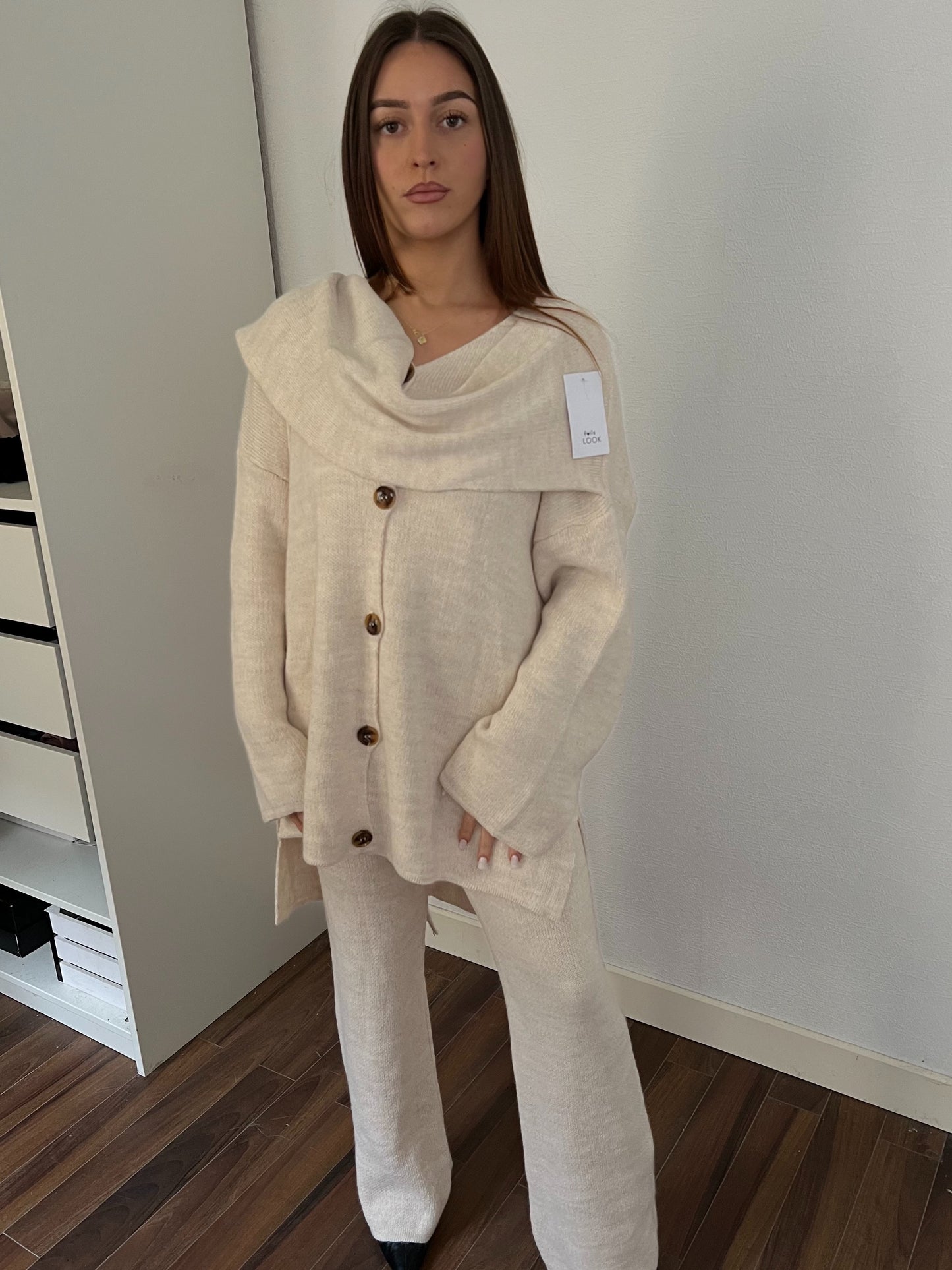 Ensemble en maille avec écharpe beige